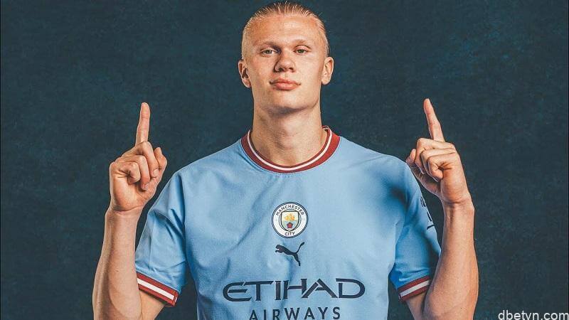 Erling Haaland thuận chân nào? Tiểu sử siêu tiền đạo Man City 3